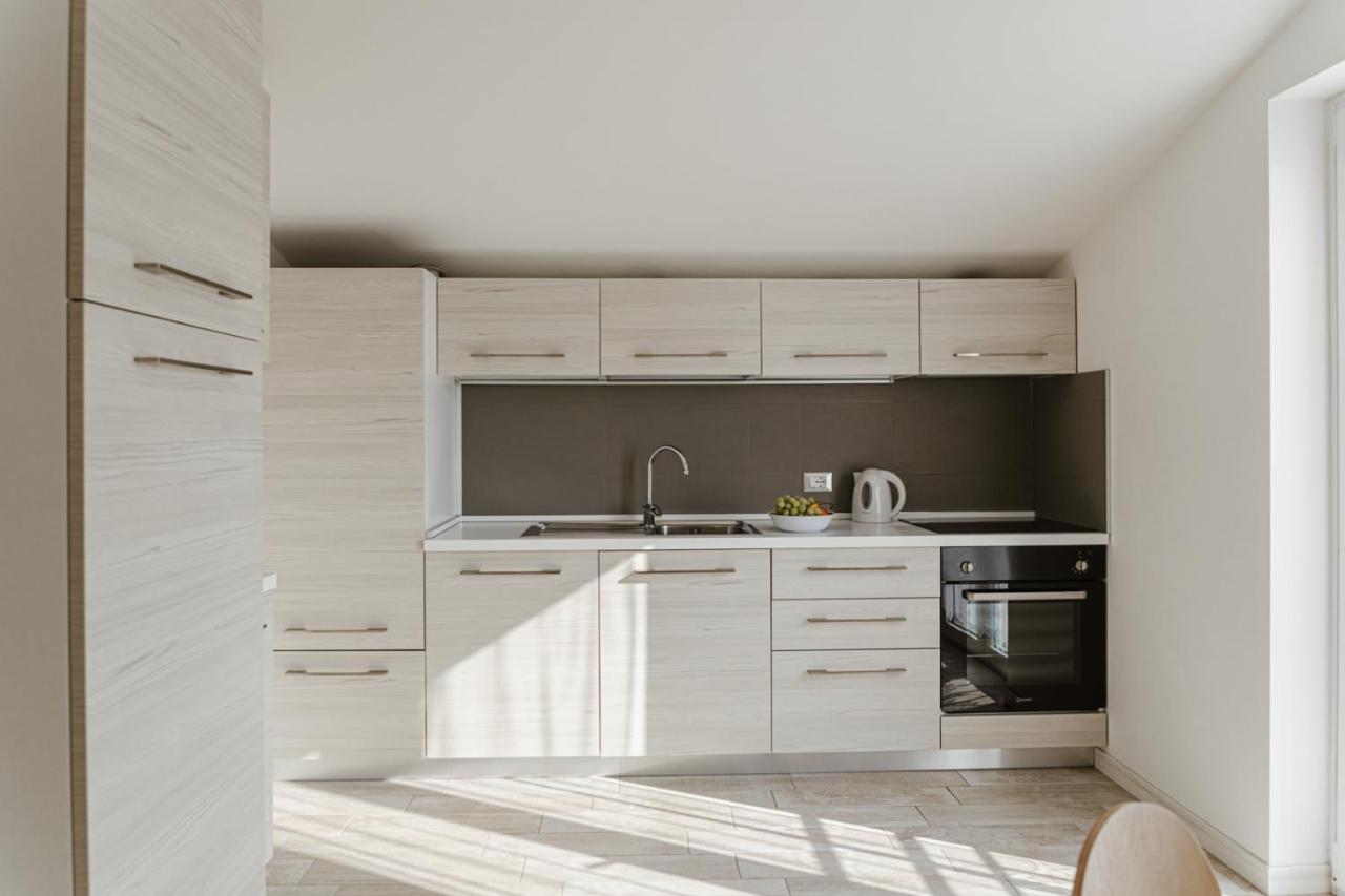 Minerva Holiday Home มาแนร์บา เดล การ์ดา ภายนอก รูปภาพ